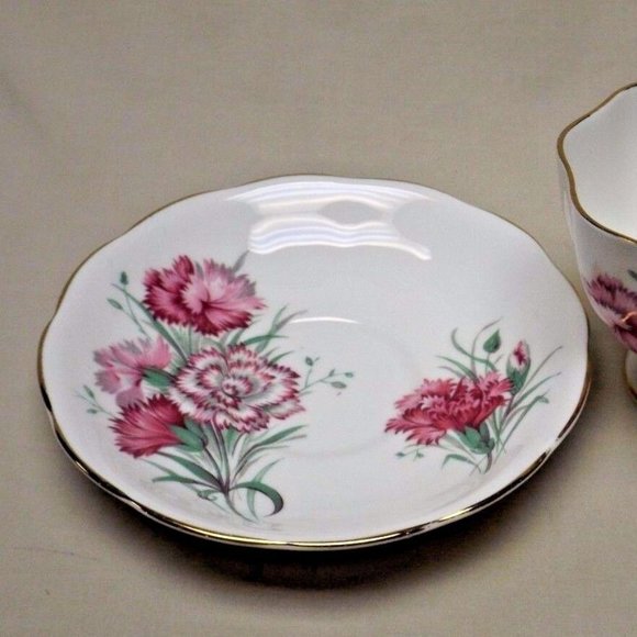 Queen Anne Fine Bone China England Floral Footed Tea Cup and Saucer - Picture 9 of 15